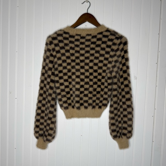 ASTR The Label Faux Fur Check Cardigan in Tan & Brown Checked Size Medium - Picture 4 of 12